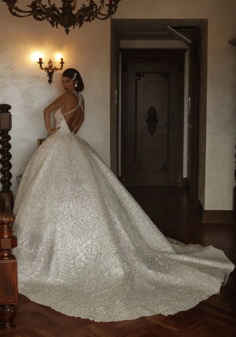 Dynamic White Wedding Dress